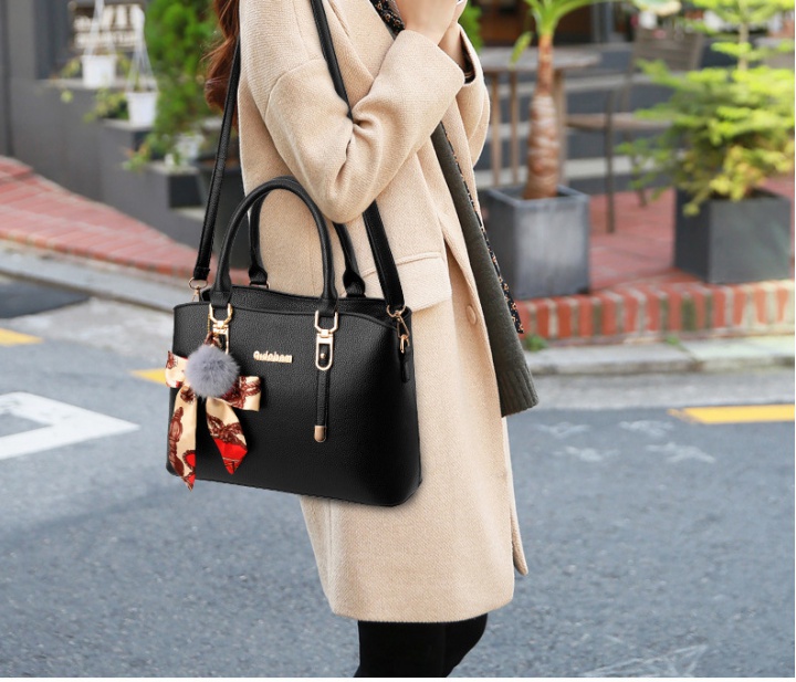 High capacity handbag shoulder messenger bag for women